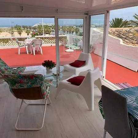 Casa Con Terraza En Barrio Marinero Holiday home *