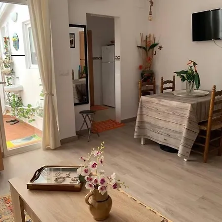 Holiday home Casa Con Terraza En Barrio Marinero *